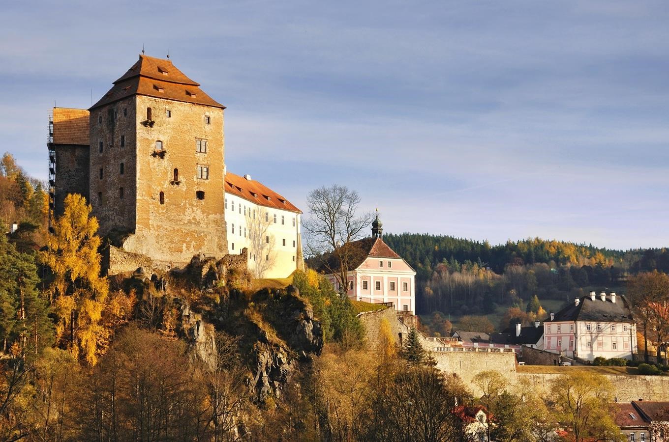 Hrad Bečov nad Teplou